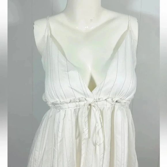 NWT Forever 21 White Sleeveless Short Fitted Dress Spaghetti Straps Ruffle Sz M - Picture 2 of 6